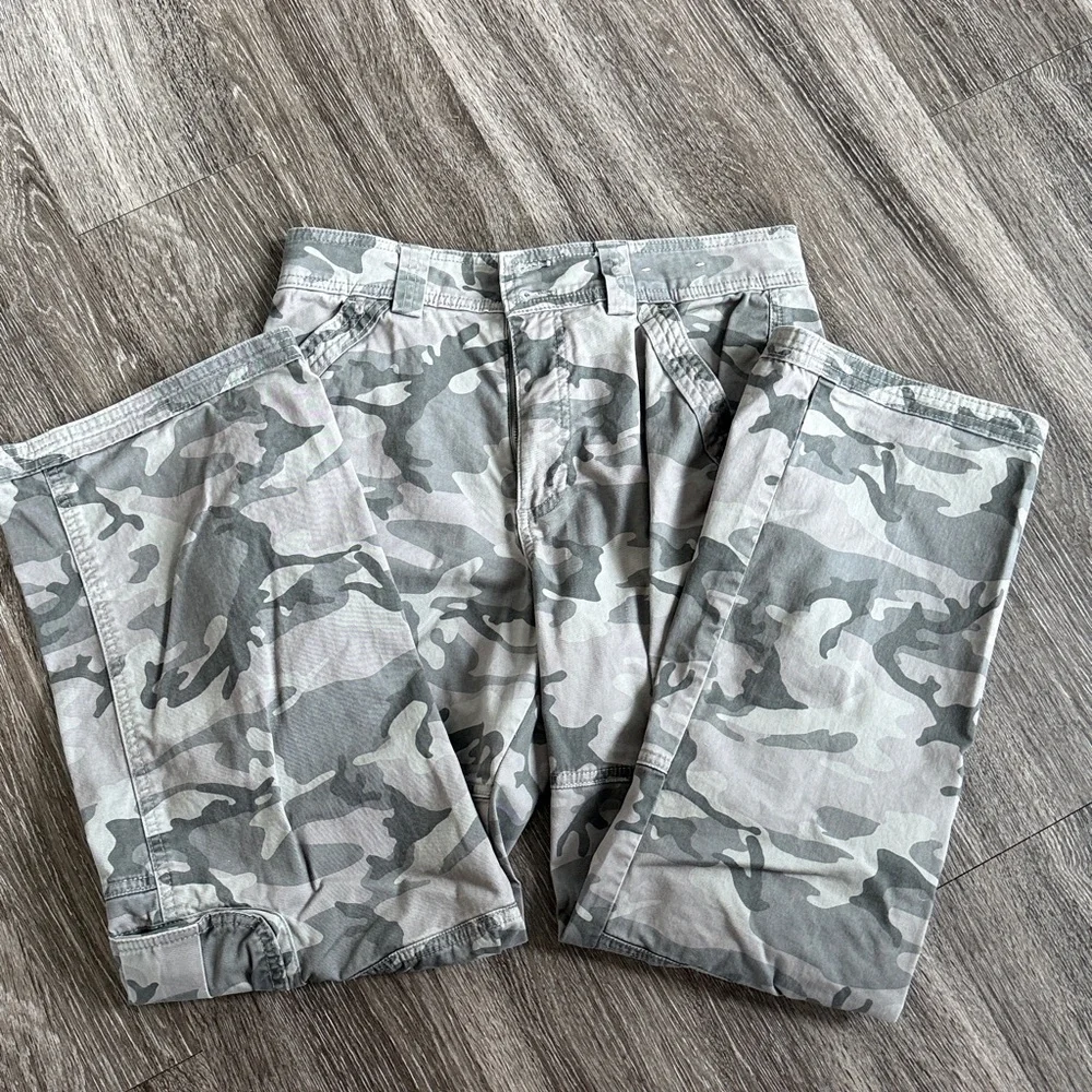 Abercrombie & Fitch Gray Camouflage Pants - Picture 2 of 3
